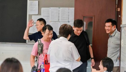 那个让老师骄傲的“调皮”班级!30年同学聚会,还伴有一封来自贵州的感谢信