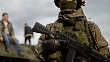 冲突愈演愈烈！俄突然发起攻势，特朗普当众表态，泽连斯基果然上当了