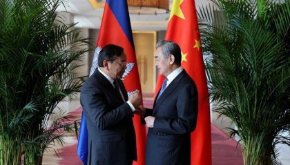 老冤家齐聚中国，王毅外长好话说尽，但是一句话，道出了中国底线