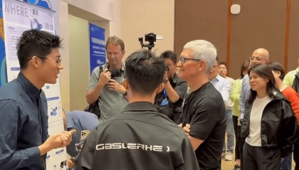 苹果宣布向浙江大学捐赠3000万元，CEO库克看到大学生创新项目直呼“不敢相信”！