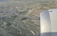 女子坐飞机智齿创口高空爆血，空姐、医生乘客出手了！