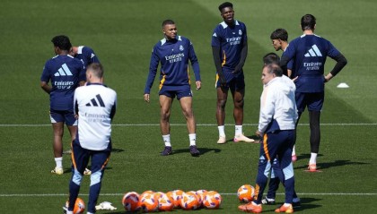 皇马新帅候选阿隆索有多狠？前队友惊爆：训练场零容忍，姆巴佩迟到照样板凳伺候！