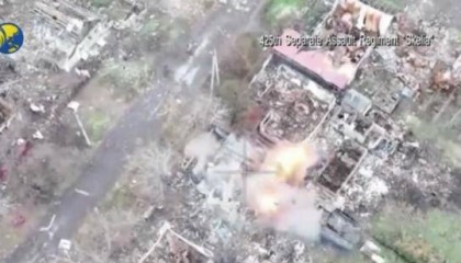 俄：攻陷扎波罗热一村庄 并在红军城挫败乌突围，乌：战斗仍在进行