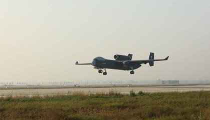 中国“空中航母”首飞成功！