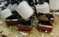 安徽一饭店客人就餐时吊灯砸落，结账时优惠了130元，老板：没有伤到人，客人将此事发到社交平台，饭店名誉受损，打算报警