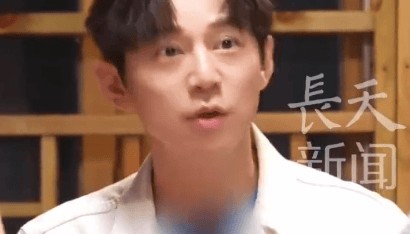 51岁何炅坦言:精力大不如前,我现在特别痛苦,又近视又老花