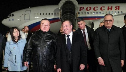 安顿好阿萨德后，俄方一架专机抵达北京，普京要开始下注了