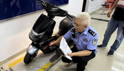 电动自行车新国标实施半月，“旧标车”上牌排长队，规范和需求的碰撞何解？