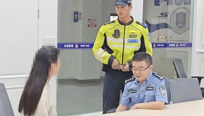 驾驶员违停造堵还不认错，武汉交警依法予以处罚