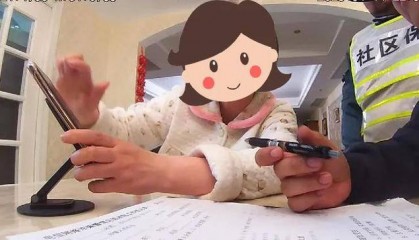 “我反复劝我老婆，她都不听”