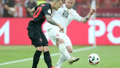 迪卡尼奥点评欧冠：迪洛伦佐的绝望铲球与孔蒂的战术缺失