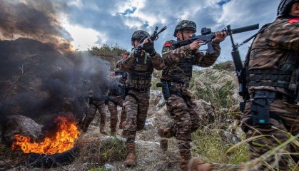 特种兵部署一线，解放军已进台海，岛内直言不讳，美军胜算为零！