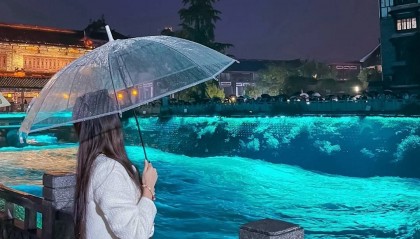 坐高铁去稻城亚丁旅游五天需要准备多少钱？报团去稻城亚丁5日游多少钱人民币