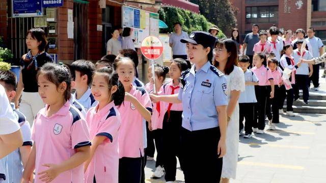 灞桥公安开讲“开学第一课”