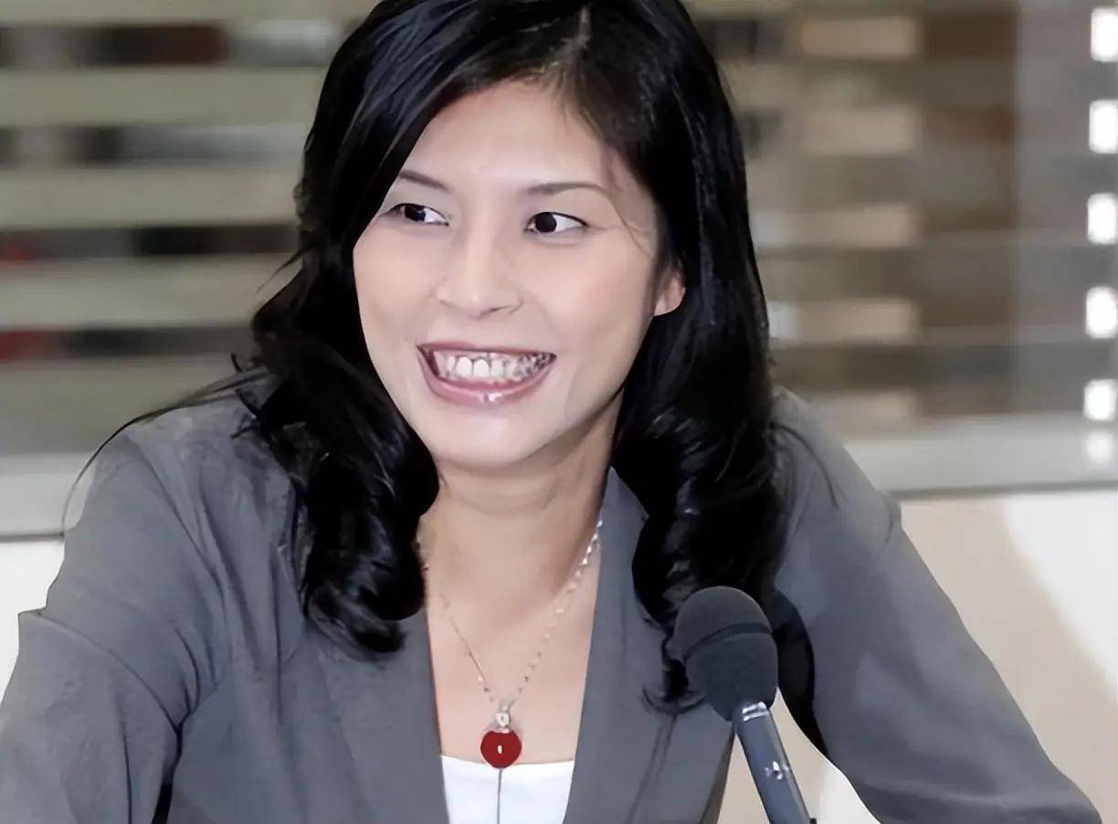 美4次掀桌，台海风险飙升，民进党转移岛内资产，郑丽文准备赴陆