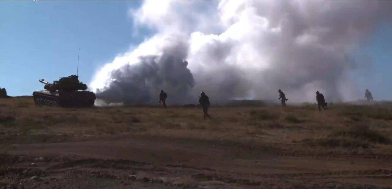 大场面!机器狗、无人机开路,实兵对抗演练画面公布