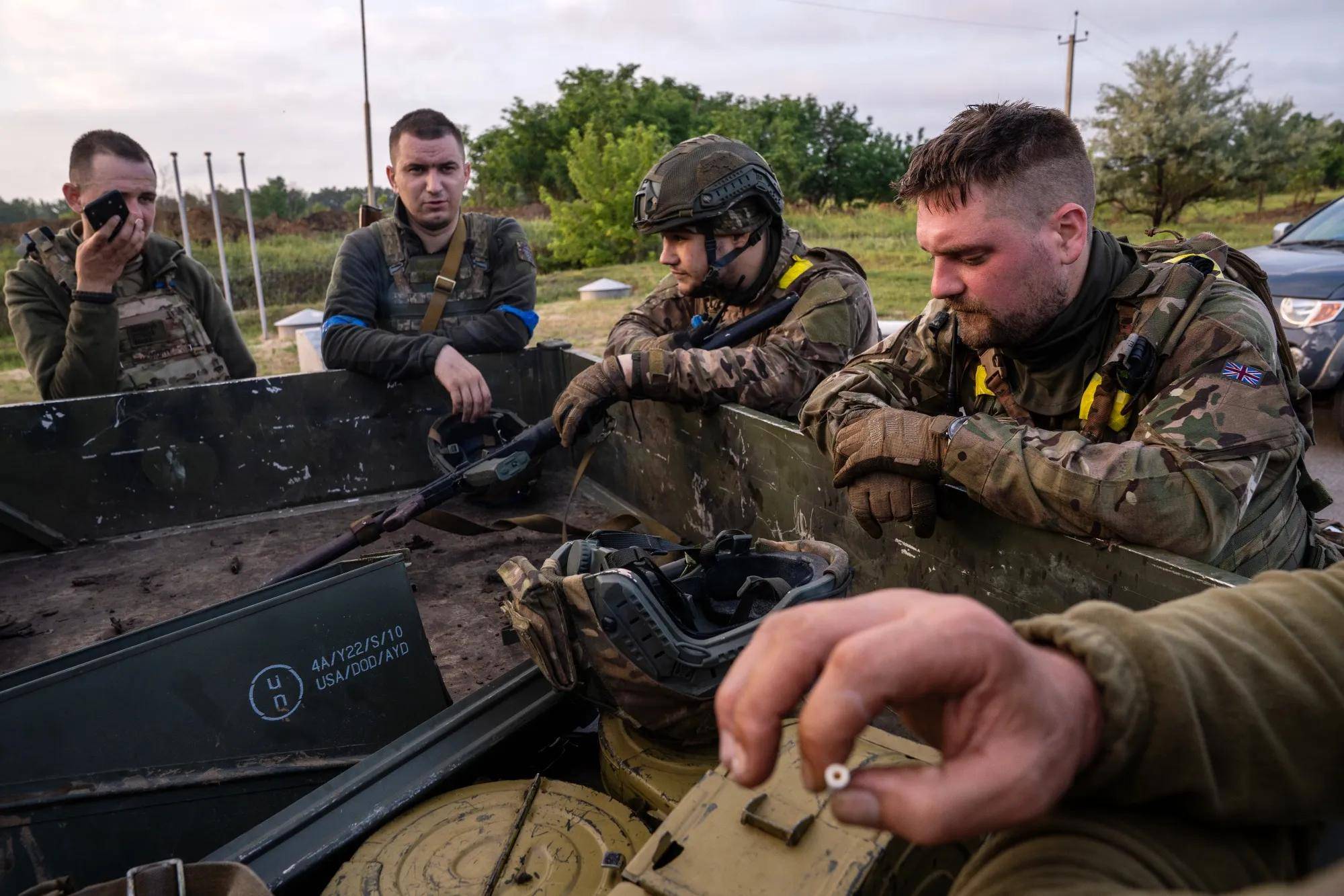 65万逃兵，俄军迎来两场大捷，乌克兰面临两难抉择：毁灭还是投降