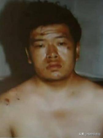 无间道？山西警察中队长抢运钞车，被同事百发子弹乱枪击毙