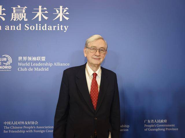 斯洛文尼亚前总统图尔克：对日本侵犯一个中国原则的做法必须保持警惕