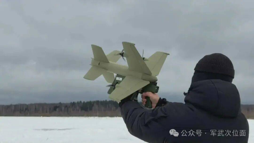 中国单兵拦截型无人机亮相!前天还有人问解放军有俄乌同款吗?我方直接王炸