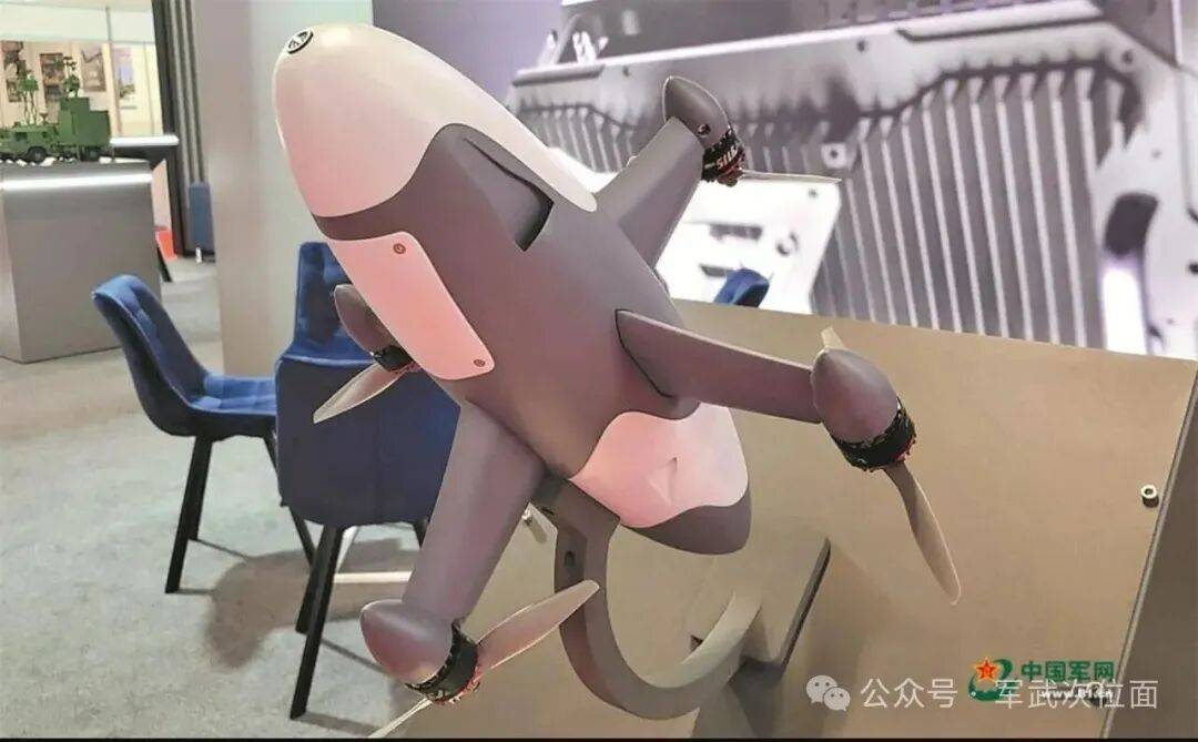 中国单兵拦截型无人机亮相!前天还有人问解放军有俄乌同款吗?我方直接王炸