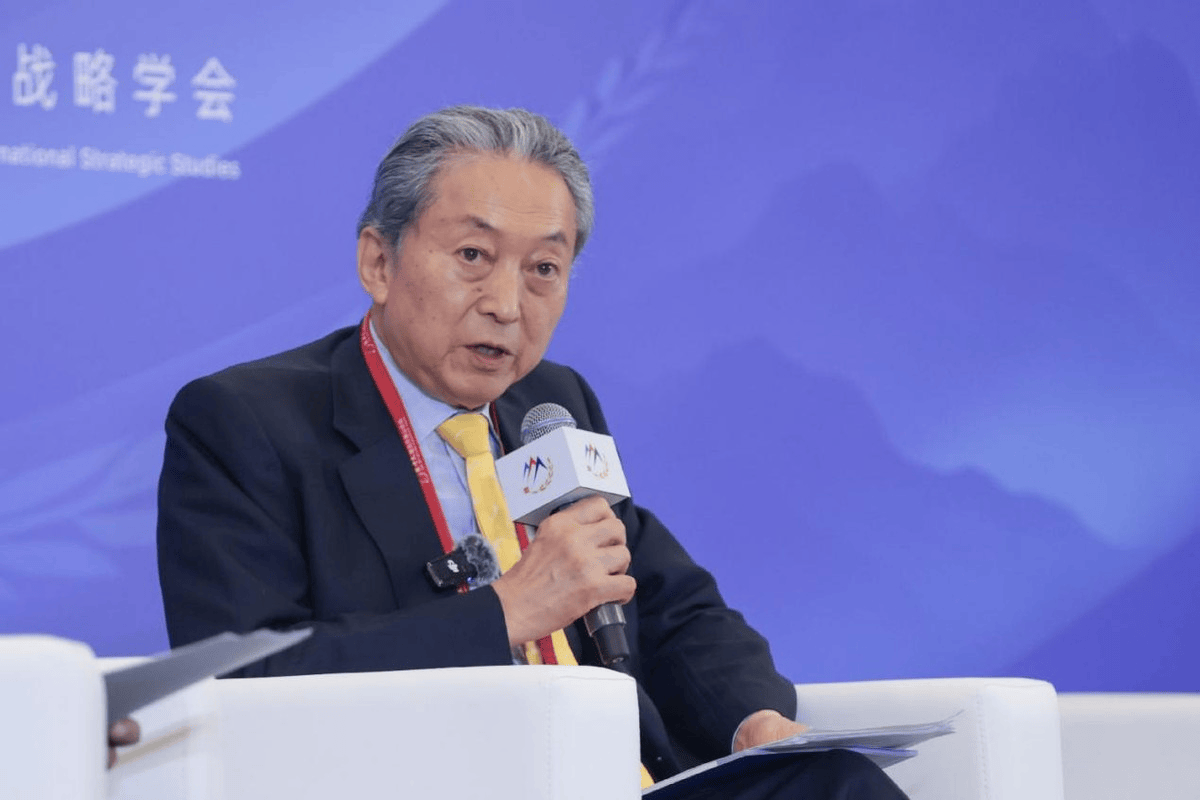 前首相鸠山由纪夫在北京苦口婆心,想为日本“求个出路”,高市早苗未必能懂